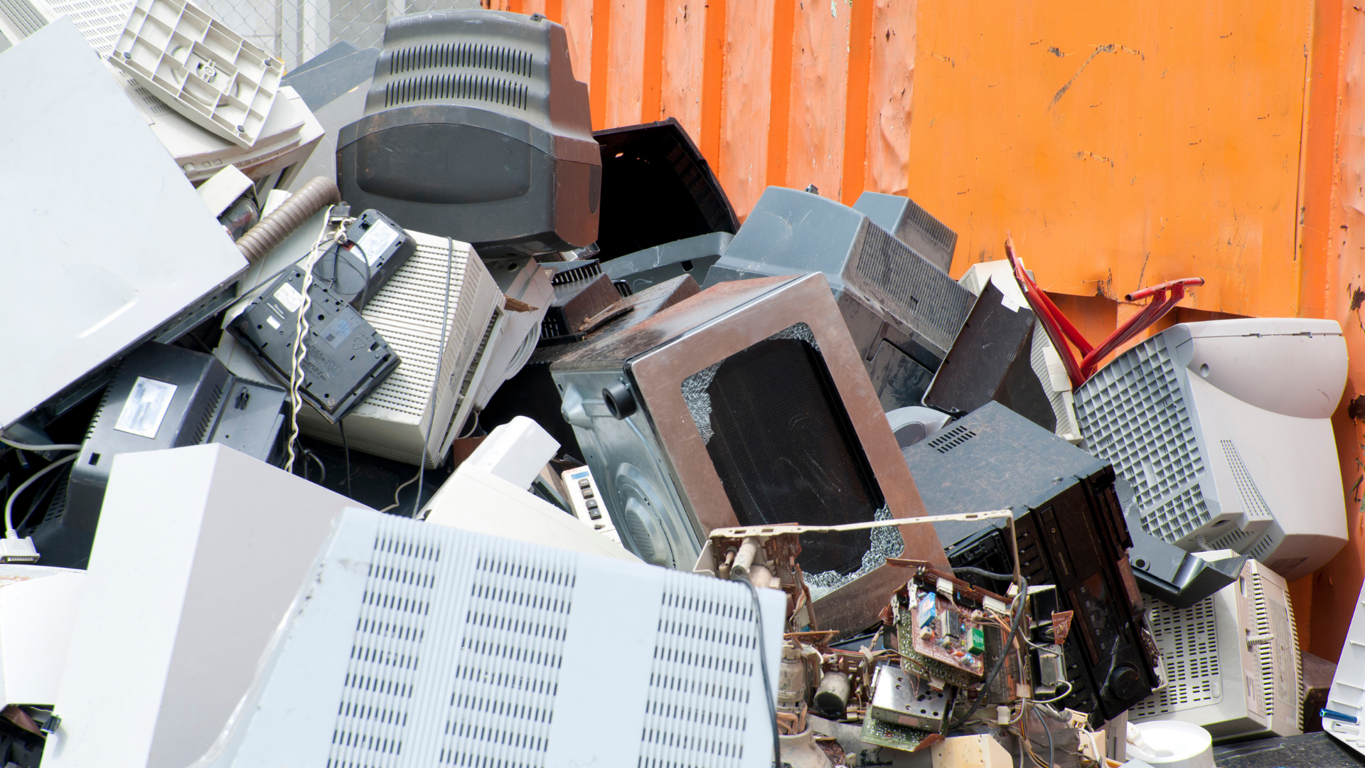 The-Role-of-E-Waste-Recycling-in-a-Sustainable-Future